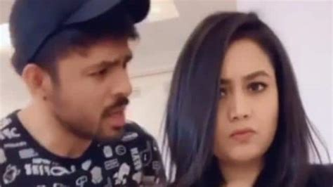 Neha Kakkar Video Viral With Brother Tony And You Can Not Stop Laughing By Watching This Video