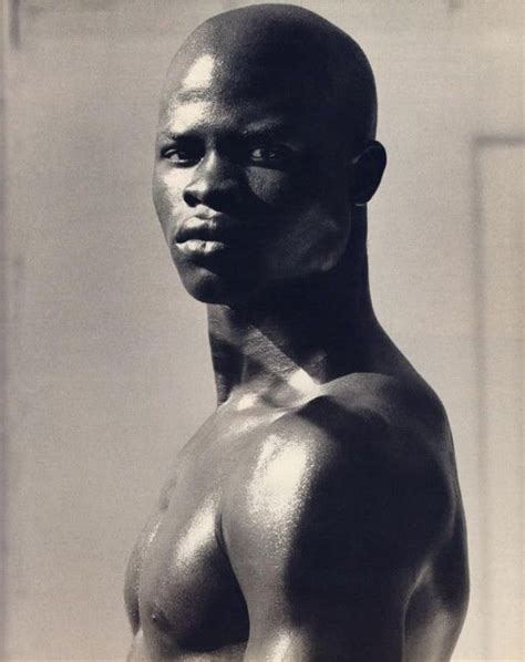 Djimon Hounsou Train Body And Mind Djimon Hounsou My Black Is Beautiful Black And White
