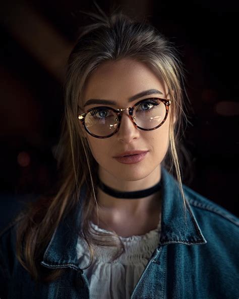 Anna Von Klinski En 2020 Lentes Mujer Fotos Con Lentes Gafas Mujer
