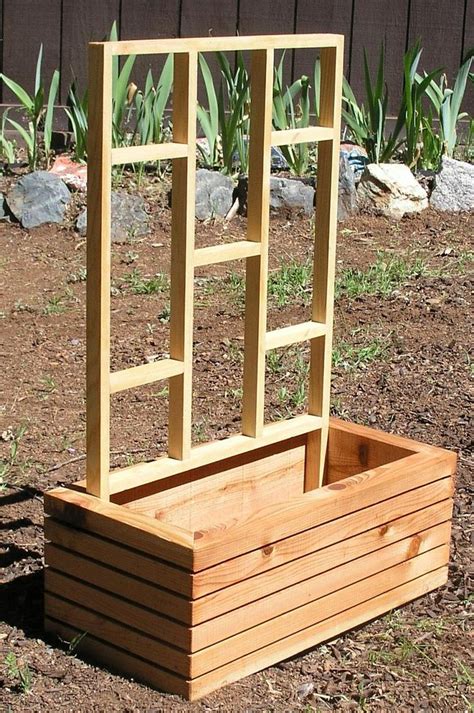 It comes with a rectangular shaped and 4 feet expandable trellis tower. Wooden planter boxes with trellis