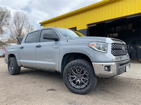 Toyota Tundra Grey Fuel Off Road Rebel 5 D680 Wheel Front