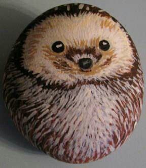 Give special attention to the eyes since they could make the whole picture/sketch. Cute little hedgehog! | Rock painting art, Pebble art