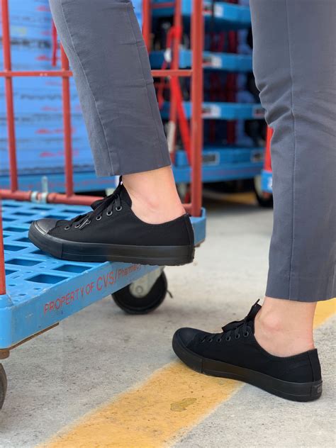 In hospitals and restaurants at times, the floors the treads also create a sanction which improves stability. Delray - Canvas - Black / Women's | Comfortable work shoes ...