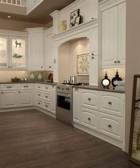 The ready availability of red oak has made it a favorite for cabinets and furniture for centuries. OP15-S12: Customized Traditional Red Oak Wood Kitchen Cabinet | Wood kitchen, Red oak wood ...