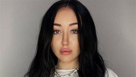 Noah Cyrus Exposes Shower Curves With Mom Watching The Blast