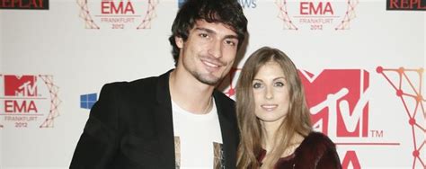 Mats julian hummels (german pronunciation: Hummels-Freundin Cathy: "Sabia ist peinlich!" | Promiflash.de