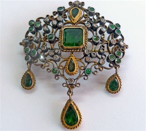 Broche Antiguo Sxviii Oro 18k Plata Diamantes Esmeraldas Y Cuarzos