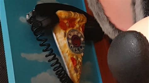 Up Close And Personal With The Pizza Phone Chuck E Cheese Youtube