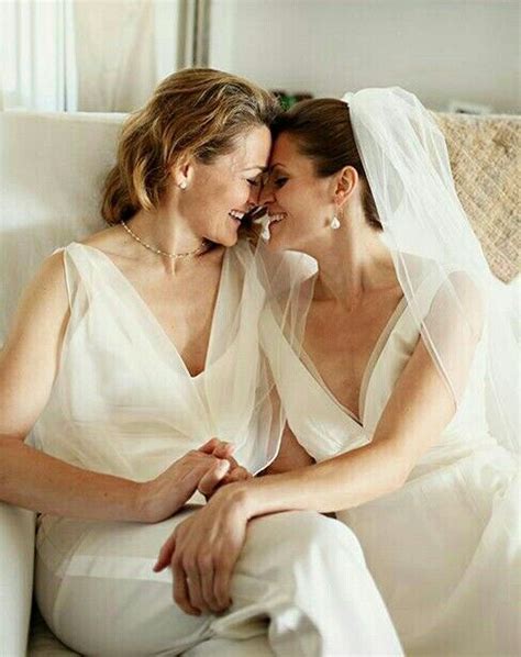 Lesbian Wedding Photos Lesbian Wedding Photography Lesbian Bride Lgbt Wedding Cute Lesbian