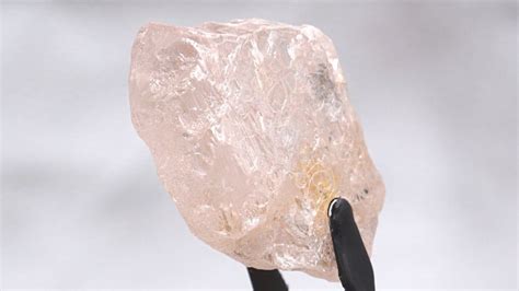 Lulo Rose Angola Pink Diamond Believed To Be Largest Found In 300