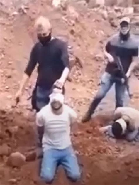 Mexicos Most Dangerous Cartel Behead 3 In Isis Style Clip After No