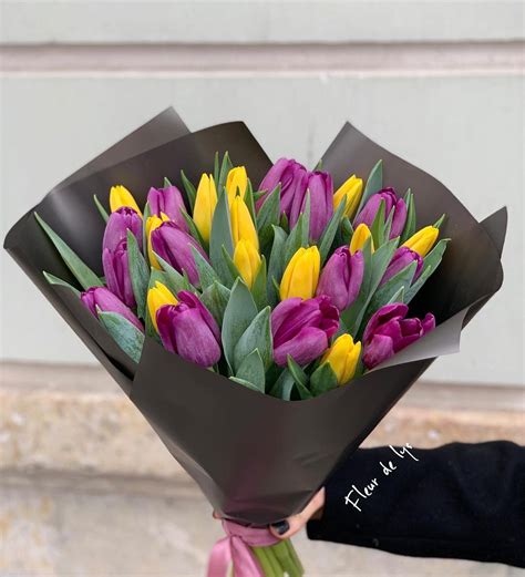 Букет из тюльпанов 17 купить от 2100 рублей в Спб с доставкой Fleur