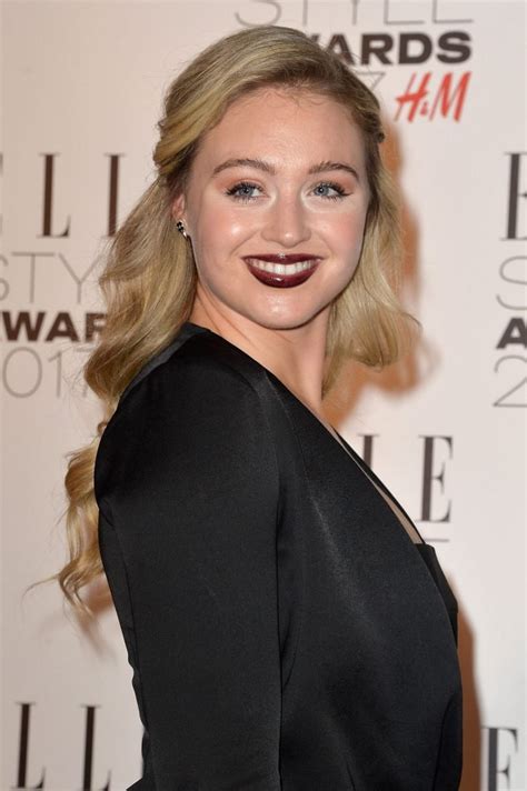 Chubby Hot Legs Iskra Lawrence At Elle Style Awards In London Photos