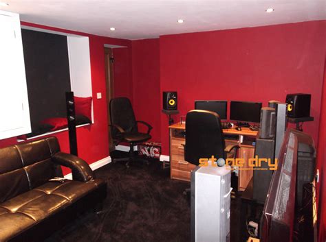 Formed in ipswich in 2010, the band features lead vocalist andrew fisher, guitarist alex henery, guitarist ronan crix, bassist duncan stewart, and drummer james fisher. Basement Home Recording Studios - Stone Dry Bespoke ...