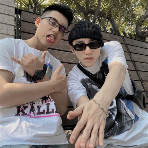 Muộn rồi mà sao còn mang giai điệu pop r&b bắt tai và phần lời tươi sáng, ngọt. Loạt ảnh chụp chung của anh em nhà Sơn Tùng M-TP khiến hội ...