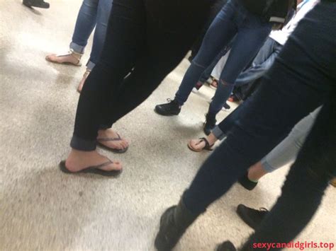 Sexycandidgirlstop Candid Female Feet In Slippers And Sandals Creepshot Item 1