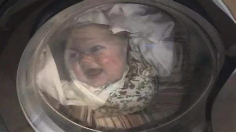 Il Découvre Son Bébé Dans La Machine à Laver Et Frôle La Crise Cardiaque