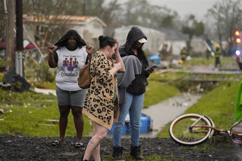 3 Dead In Louisiana As Us Storm Spawns Southern Tornadoes