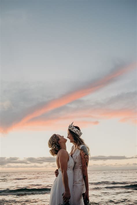 Sunset Wedding Photos That Will Convince You To Take Portraits During