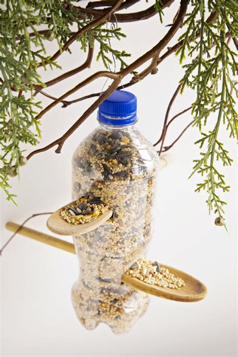 Make A Recycled Plastic Bottle Bird Feeder Welcome To Nanas