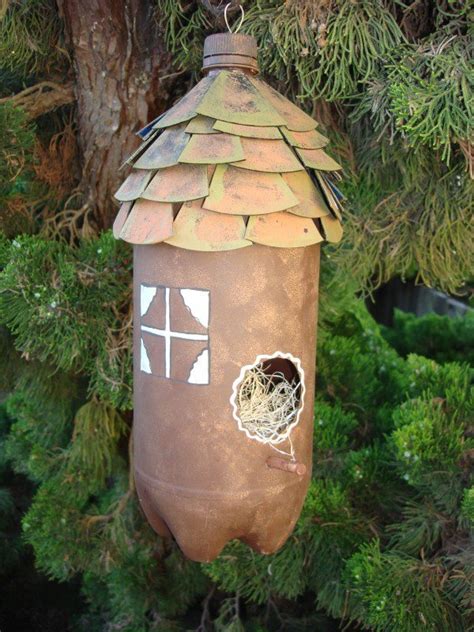 See more than 20 examples! CRAFT. Recycled bird house! | Amici Club | Pinterest