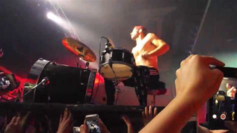 Josh Dun Crowd Drumming Youtube