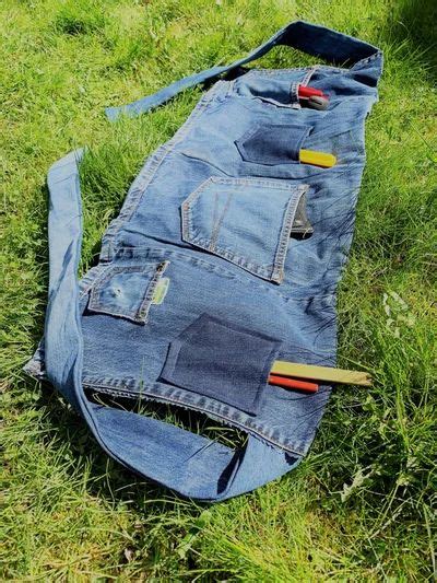 Garden Apron From Old Jeans In 2023 Gardening Apron Old Jeans