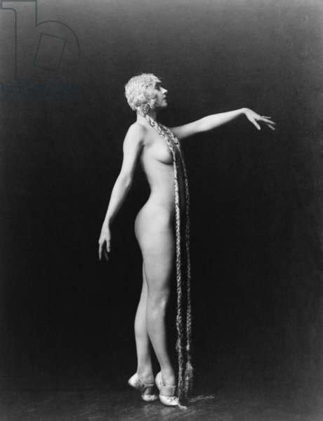 Evelyn Groues A Ziegfeld Girl Posed Nude With Floor Length Blond