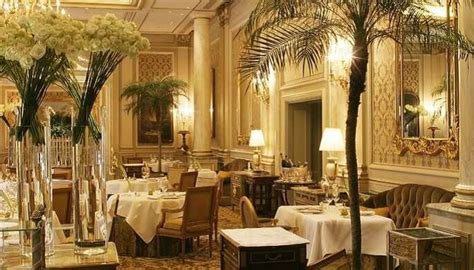 10 Most Romantic Restaurants In Paris You Must Visit At Least Once In