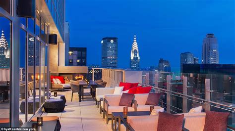 Woman May Have Fallen To Her Death From 54th Floor Nyc Rooftop Bar By