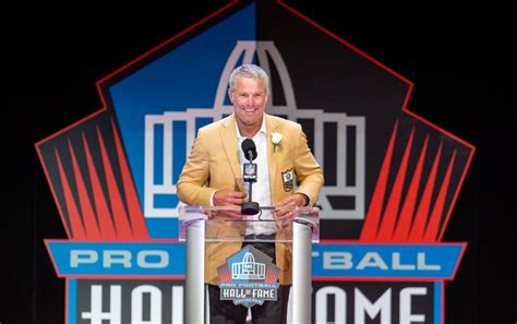 Brett Favre Inducted Into Wisconsin Athletic Hall Of Fame Pro
