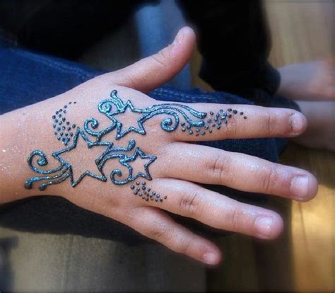 Super Adorable And Simple Mehndi Designs For Kids