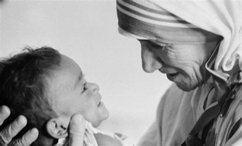 مبتدا مراحل حياة الأم تريزا قديسة الكنيسة الكاثوليكية‎