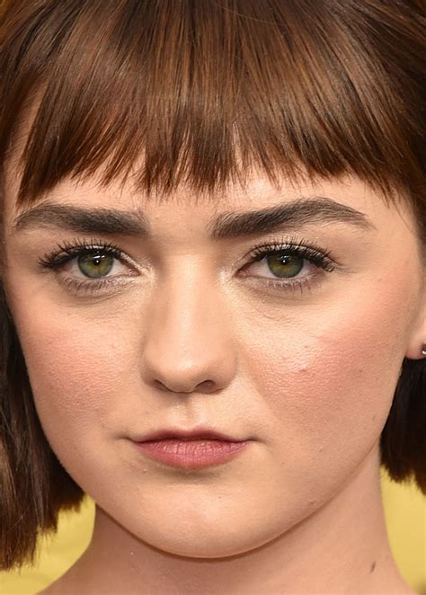 Close Up Of Maisie Williams At The Emmy Awards Mauve Lipstick