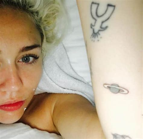Miley Cyrus Gets Matching Tattoos With Liam Hemsworth S Sister In Law Elsa Pataky The