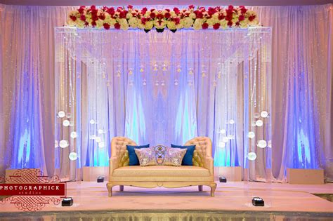 A charming little decoration featuring a gorgeous indian elephant surrounded by sumptuous colours. 8 Stunning Stage Decor Ideas That Will Transform Your ...
