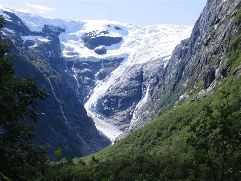 Kjenndalsbreen Glacier Norway With Images Norway Pretty Places