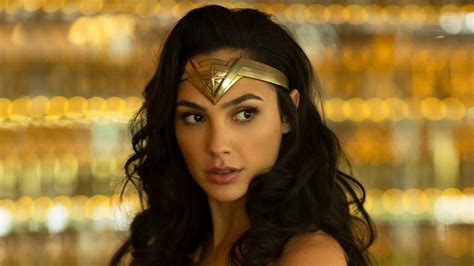 New Wonder Woman 1984 Footage Is Extremely Revealing