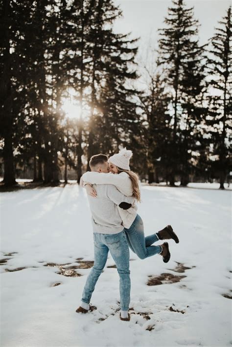 12 Winter Engagement Photos Youll Love Wandering Weddings