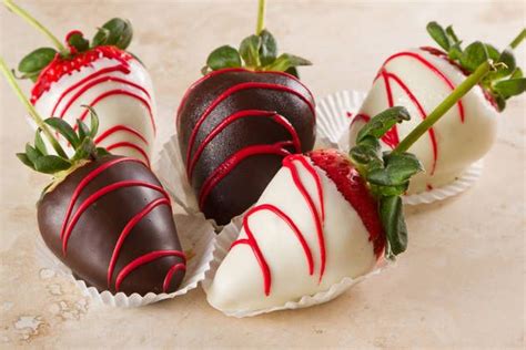 15 Secrets For Making Perfect Chocolate Covered Strawberries
