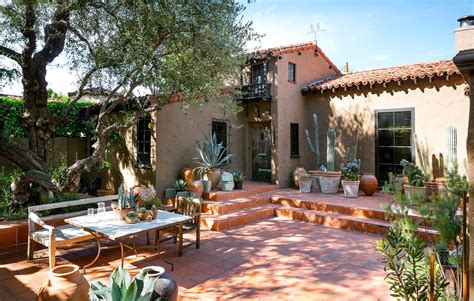 So much to look at and a beautiful choice of gifts. A Creative Couple's Southern California Dream Home - Home ...