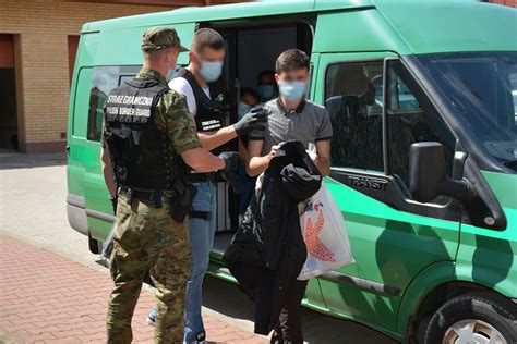 Border Guard Unit Detained 11 Foreigners For Crossing The Polish
