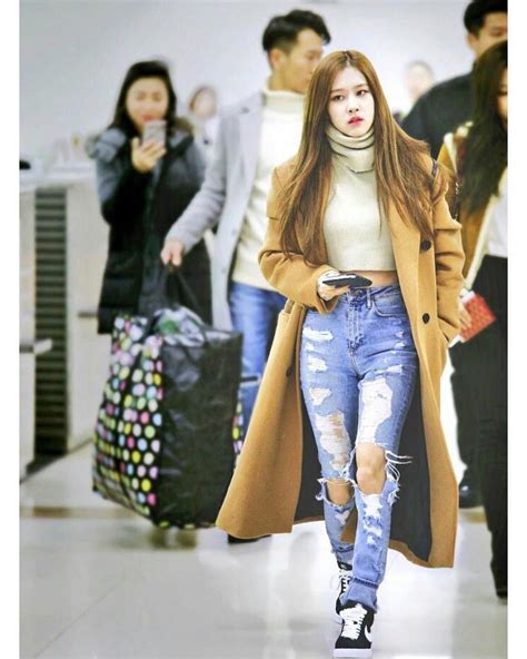 Kpop Idols Airport Fashion 2019 Blackpink Outfits Rose Outfits Kpop