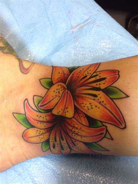 Pin By Sasha On Tattoos Lillies Tattoo Lily Tattoo Flower Tattoo