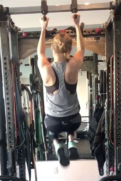 This Is How Brie Larson Mastered A Pull Up — According To Her Trainer Brie Brie Larson
