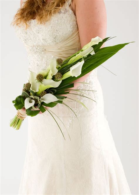 Expertly Designed Bridal Bouquets And Floral Centrepieces In Surrey