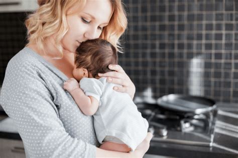 12 Things You Should Never Ever Say To A New Mom And 3 Things You