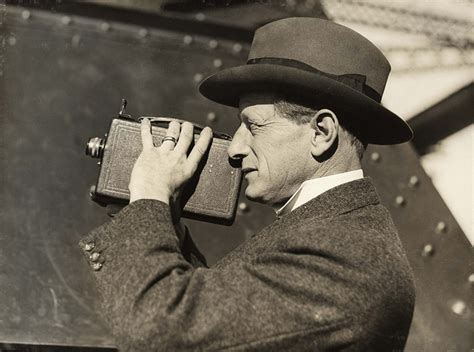 Tbt 11 Vintage Photos Of Vintage Photographers And Old Time Cameras
