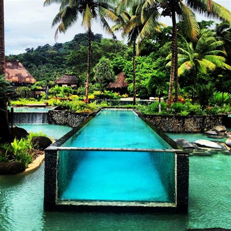 Te mostramos las 12 piscinas más alucinantes del mundo donde querrás