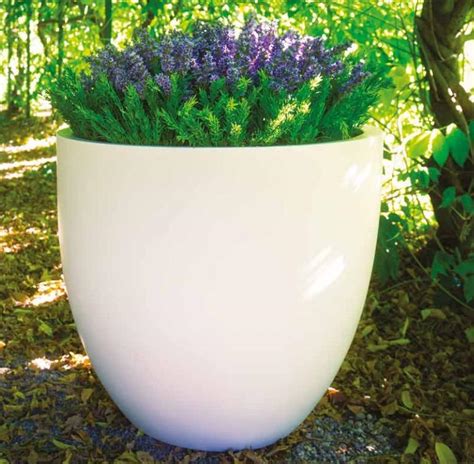 Get the most from your time in the garden with a superb selection of outdoor features. fibreglass_garden_planter_modern_contemporary_outdoor ...